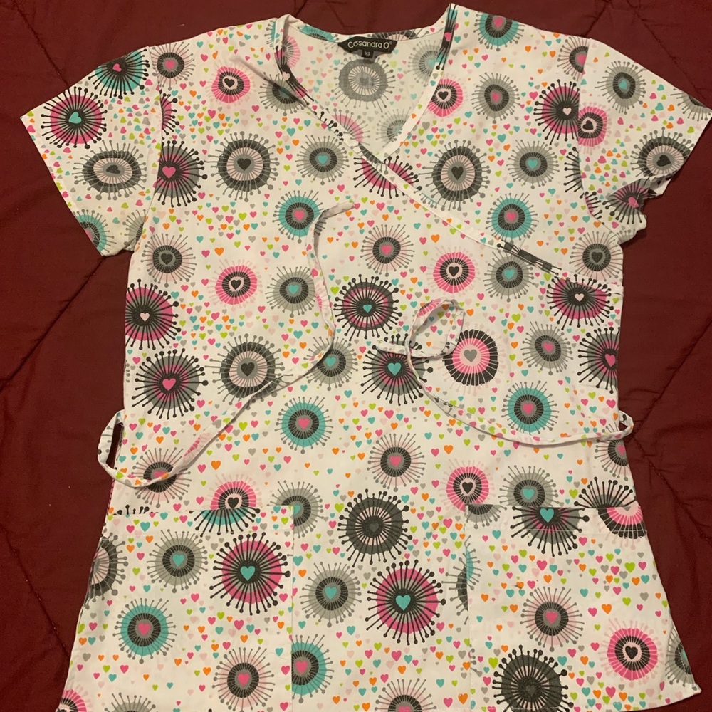 Scrub Top - Picture 2 of 4